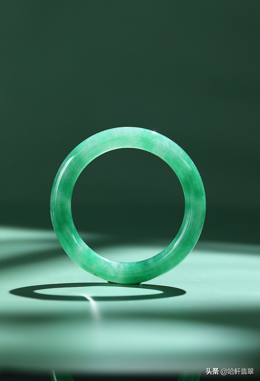 圈口越大手镯越贵么,翡翠圈口大是什么意思