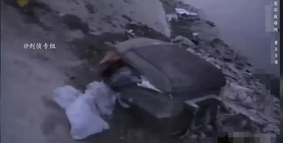 “死乞白赖”得不到爱情，哺乳期的她被“准丈夫”勒死斩成6截！