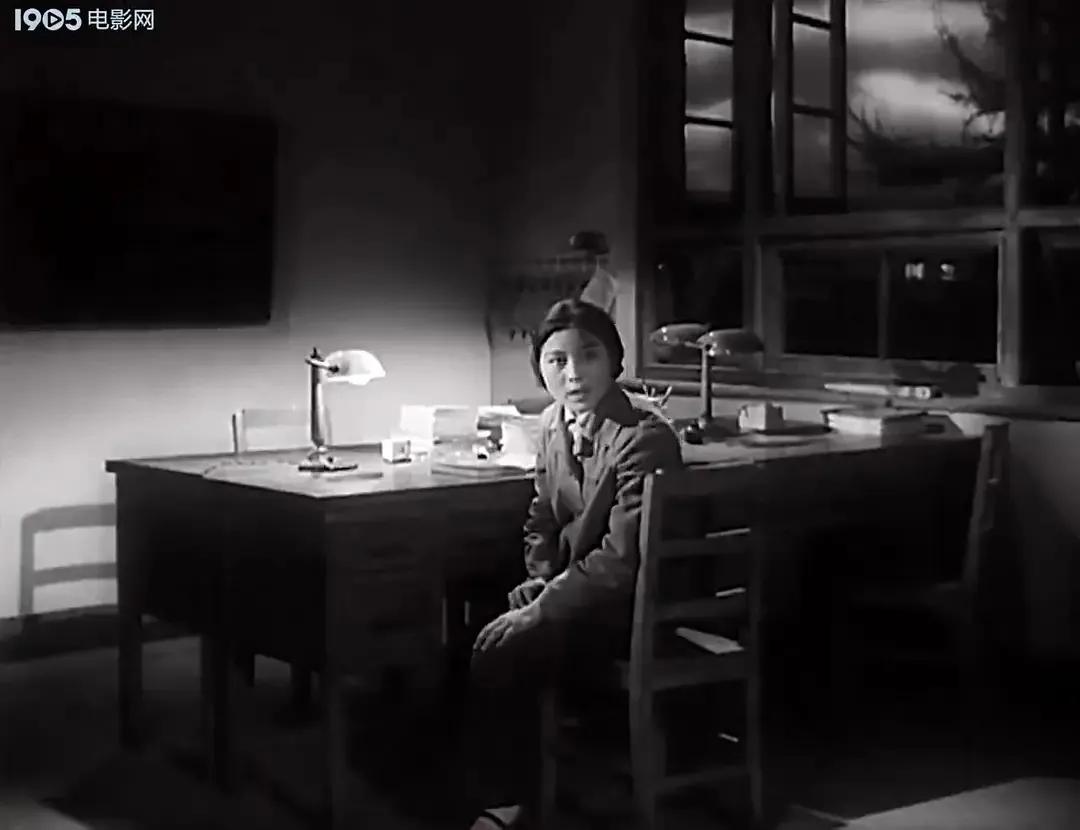 老电影海燕,老电影两个小足球队1956插曲