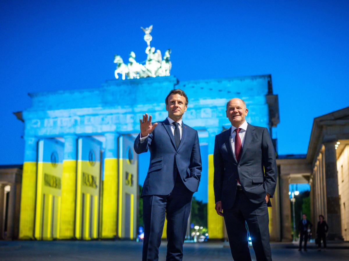 默克尔连续3周发声，驳斥了两位国家元首，还“敲打”了德国政坛