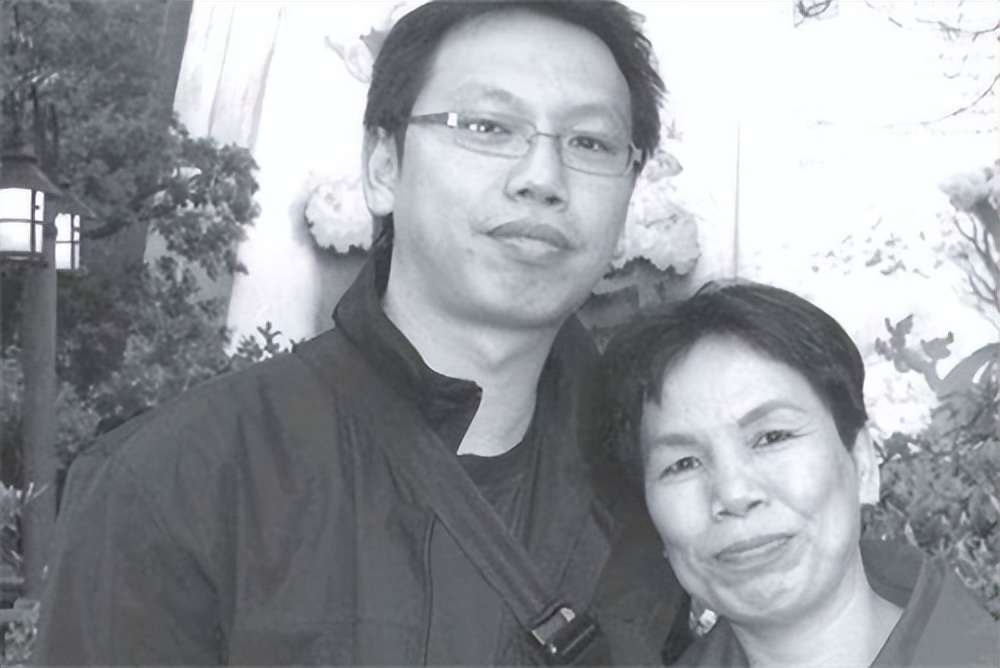 破产女老板收养孤儿,破产女老板送外卖一年还债200万