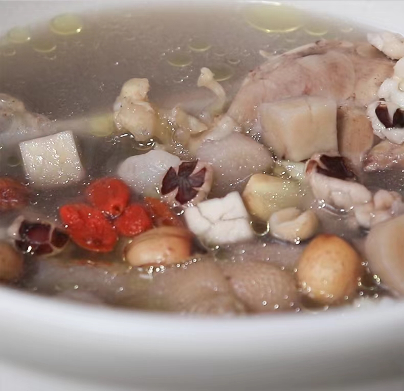 大姨妈太多了血流成河怎么办,每个月姨妈排出血量