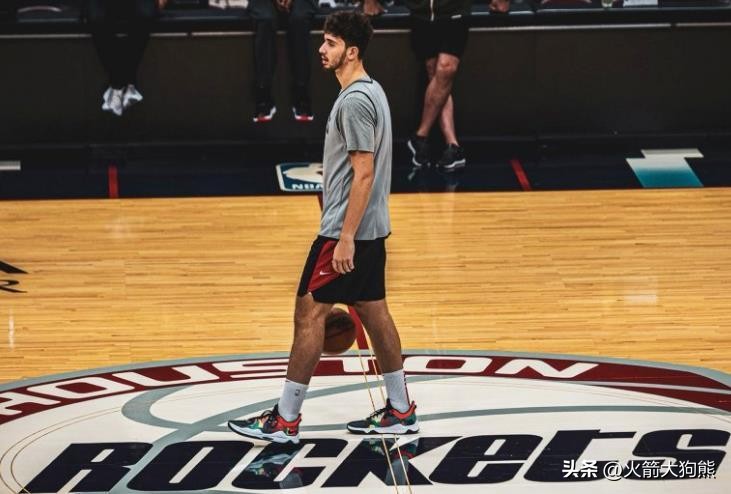 申京生涯新高45分16篮板5次抢断,申京真的长高了吗