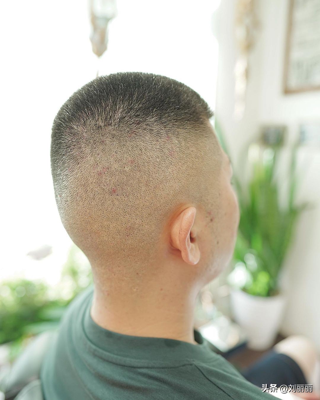 适合20-25岁男青年发型时尚,发型这样剪好看时尚永不落伍