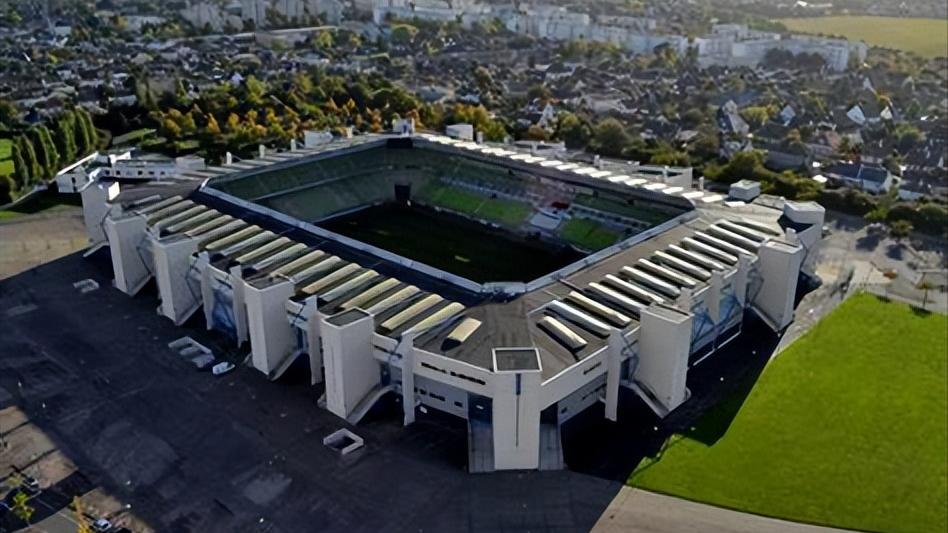 英法德西意低级别足球联赛,欧洲足坛十大震撼球场