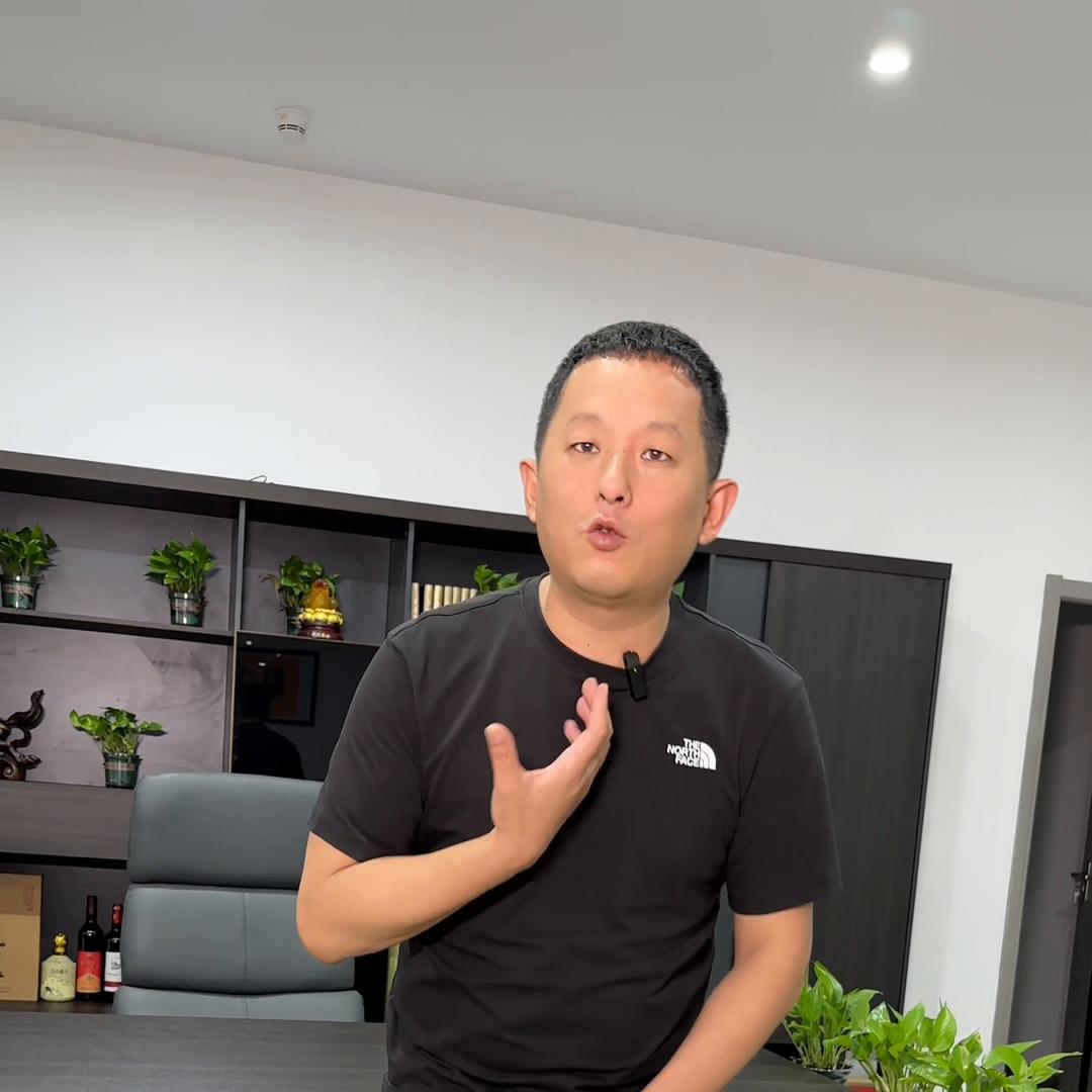 怎样提升自己做服装生意的能力,服装人要想生意好就要勤上新