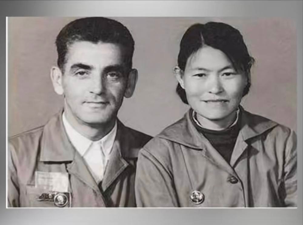 美国大兵阵亡回国最后的荣耀,美国大兵给德军俘虏发香烟