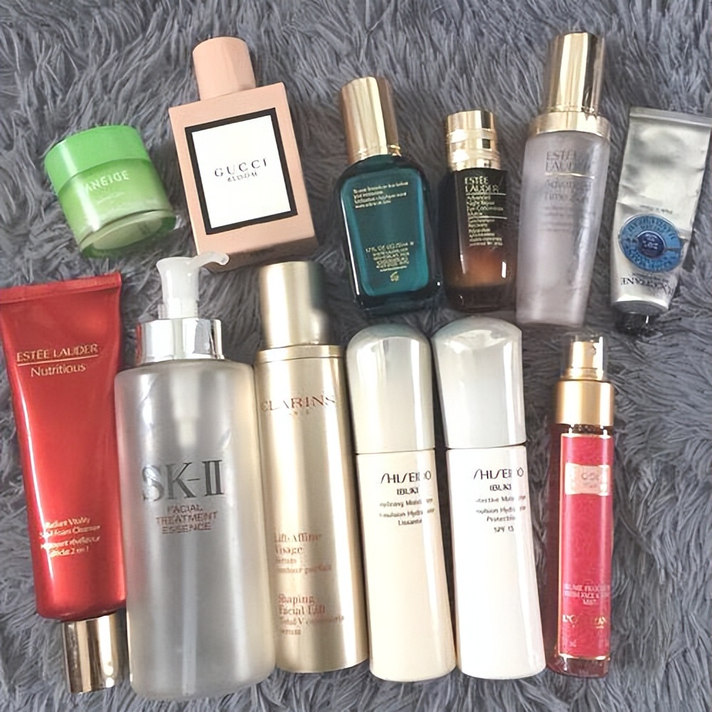 涂粉底的正确方法让底妆更自然,该如何涂粉底液才能持妆一整天