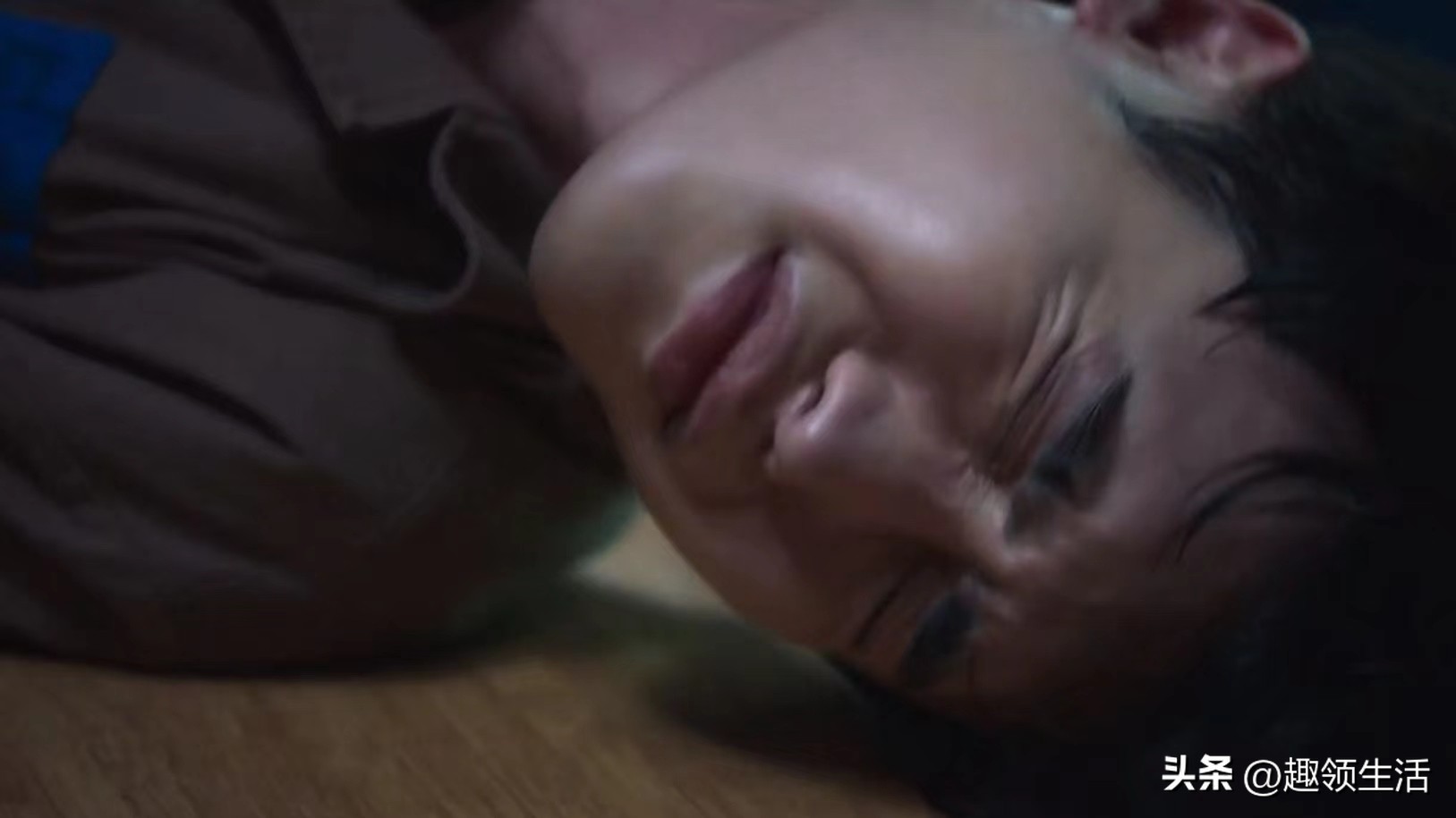 黑话律师第八集李钟硕高能片段,黑话律师林允儿和李钟硕搞笑日常