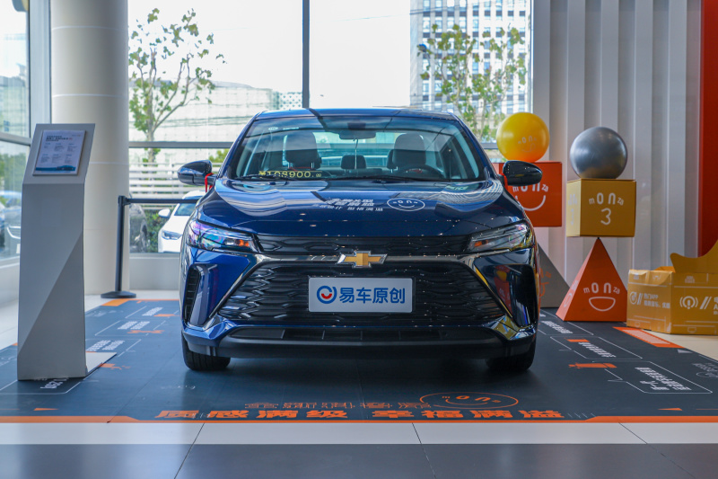 雪佛兰科鲁泽10万家轿天花板,雪佛兰科鲁泽20241.3t轻混什么意思