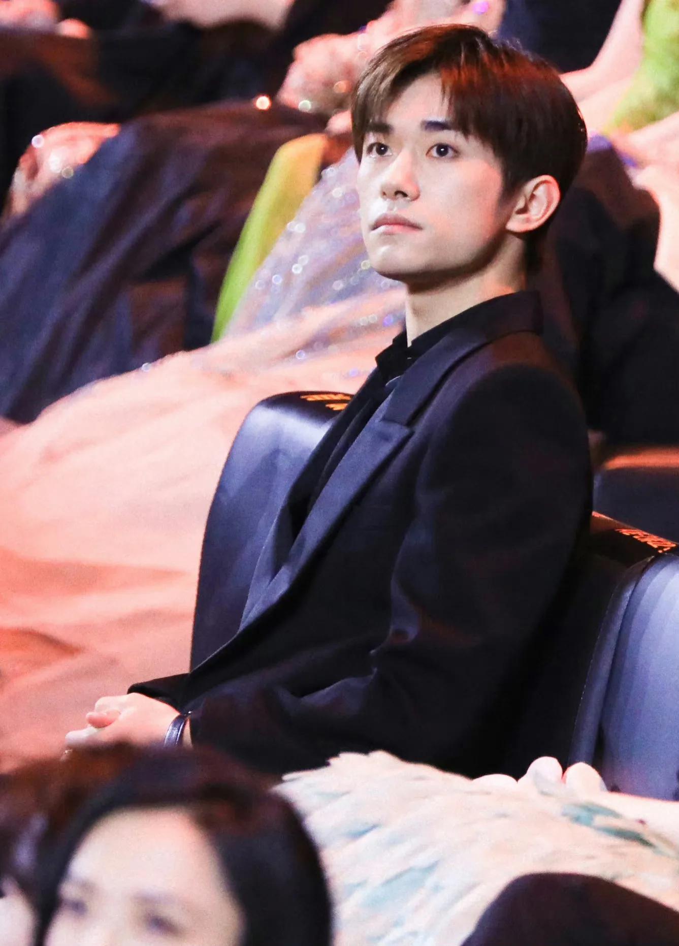 网友曝光的微博之夜明星座位安排,微博之夜座位图看明星咖位