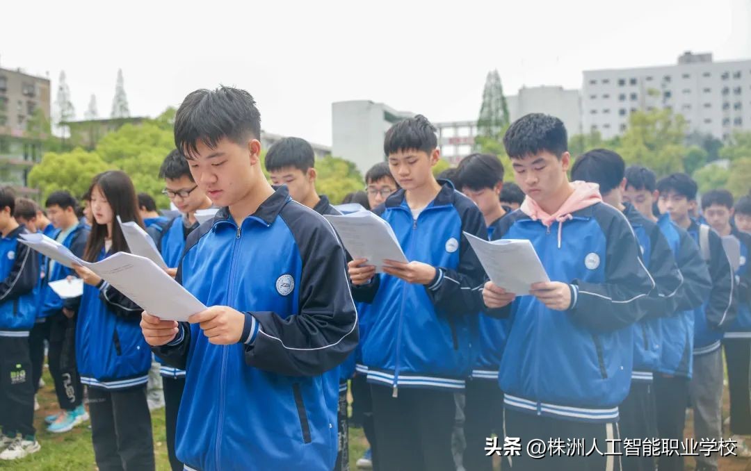 千人晨读丨诵读经典诗文，传承中华文化