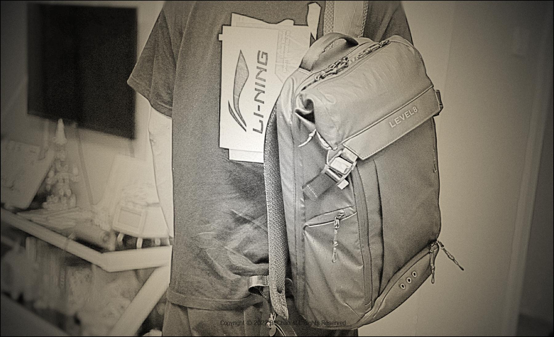 把行李箱背在身上,20寸行李箱8号地平线