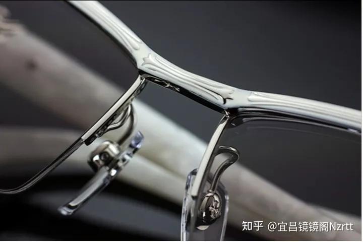 Arossvy眼镜—精雕细琢的日本银饰之王
