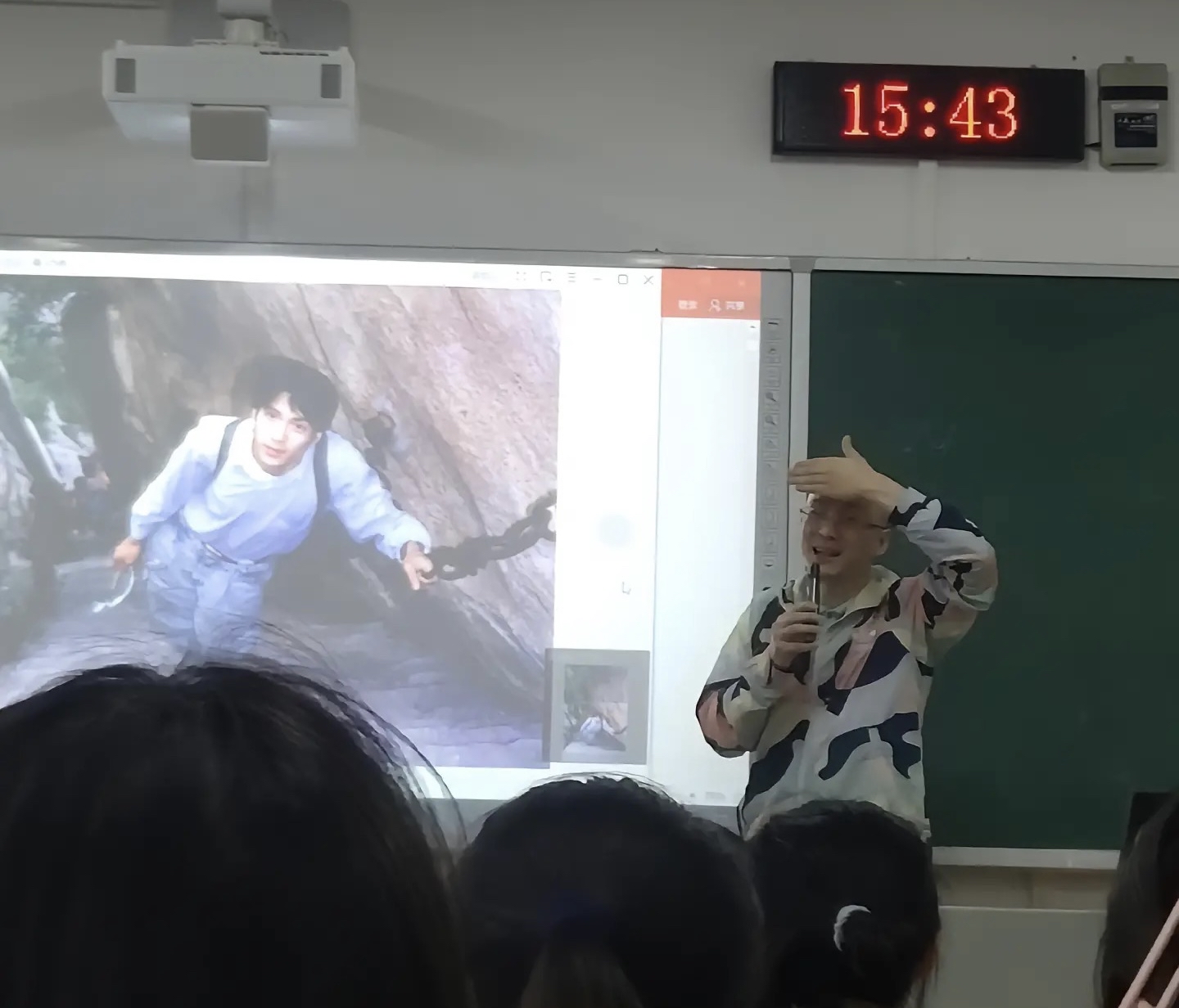 重庆三峡学院老师年轻照片,重庆三峡学院副教授年轻的时候