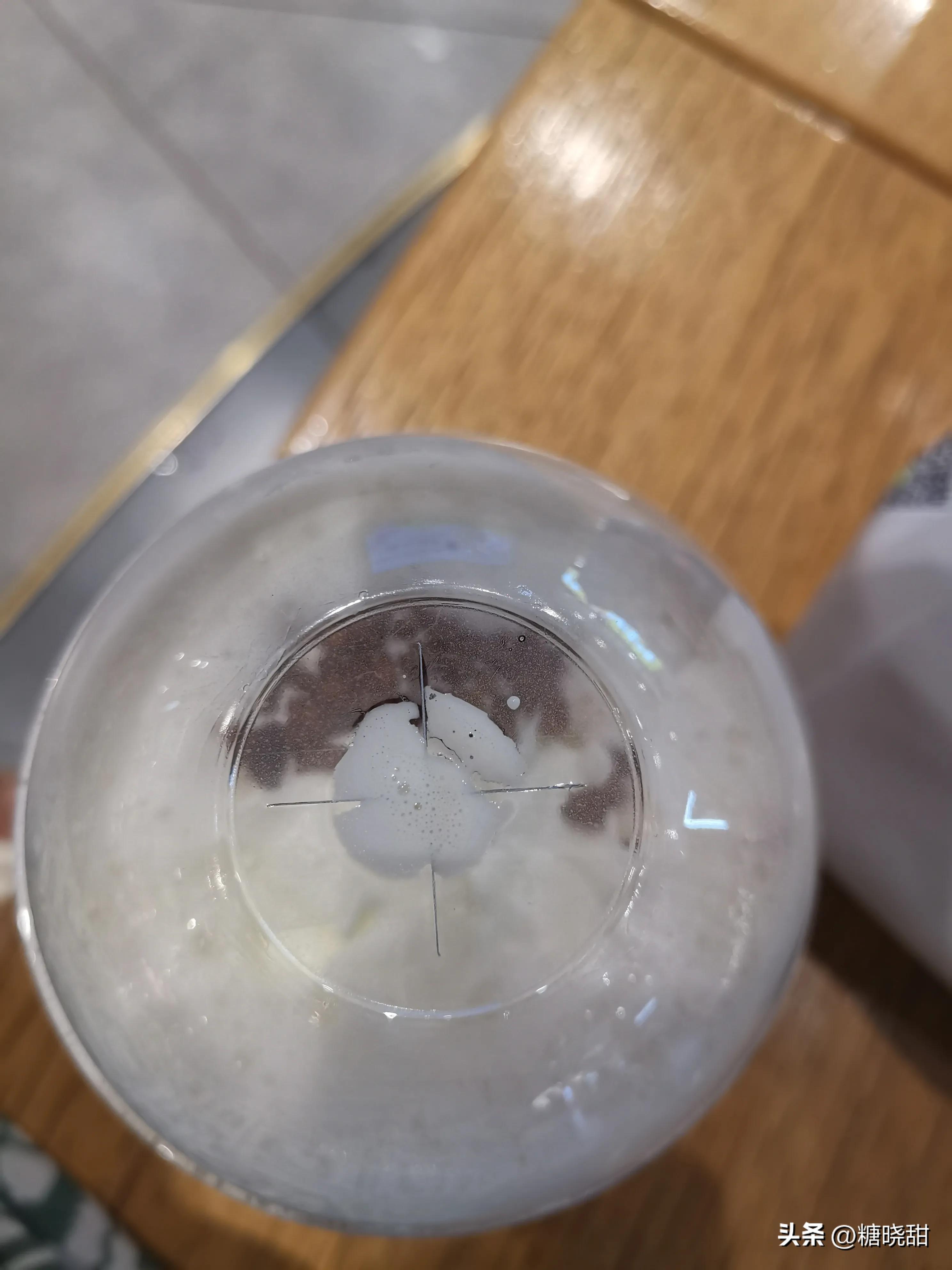 喝了十个品牌，三十款奶茶，终于找到了夏天的“解药”