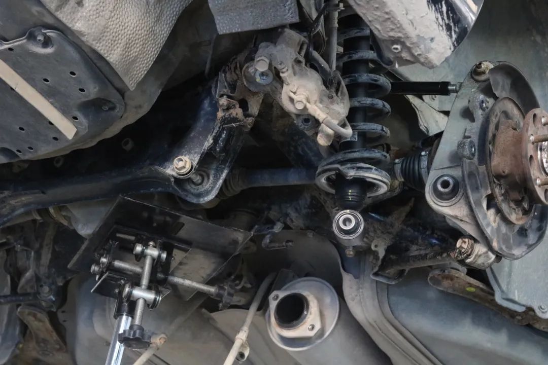 翻新车十二代皇冠修复全过程,12代皇冠25万公里要更换什么