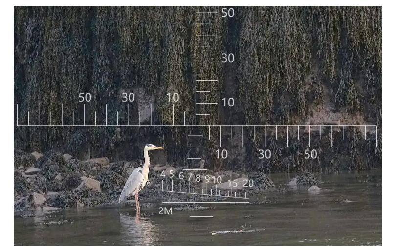 夜视仪十字瞄前置后置区别,夜视仪带测距测评