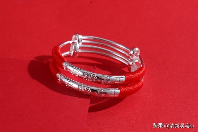 老板娘300克金镯子,老板娘戴什么手镯