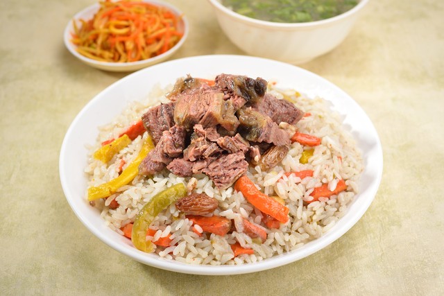 开水烫饭的正确方法,真正的抓饭做法