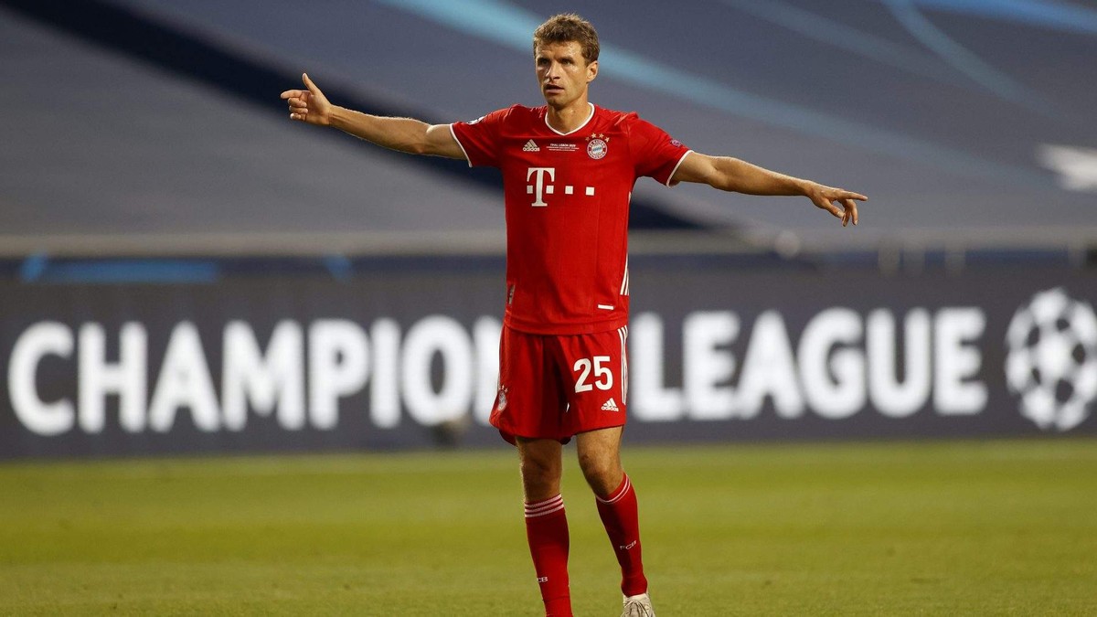 托马斯穆勒拜仁701场,莱万戴帽拜仁贝利穆勒