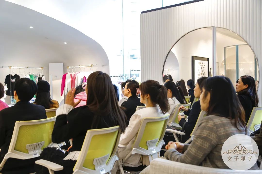 妮彩服装,妮彩服饰