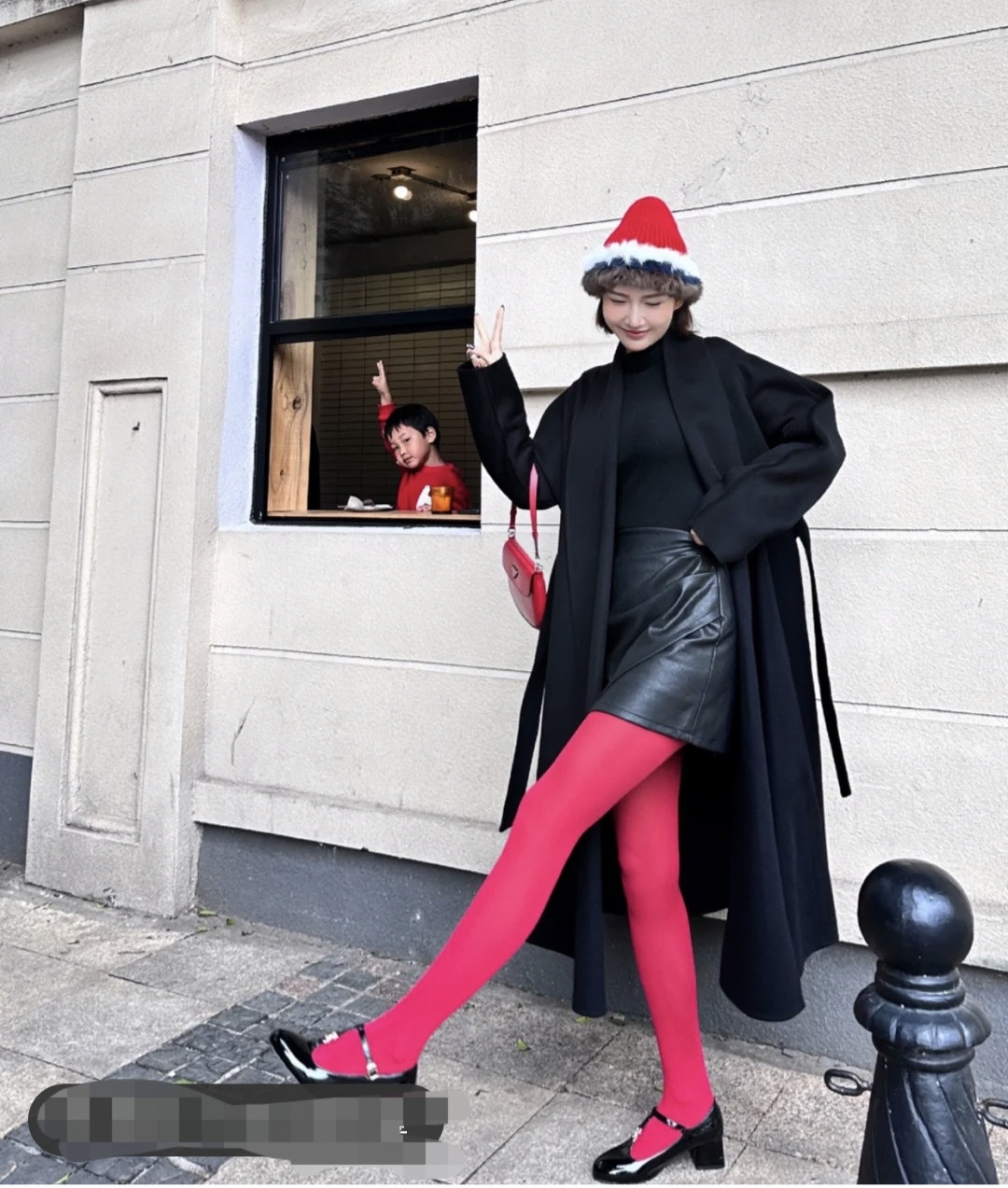 法国女人喜欢穿灰绿色的衣服,法国女人穿浴袍