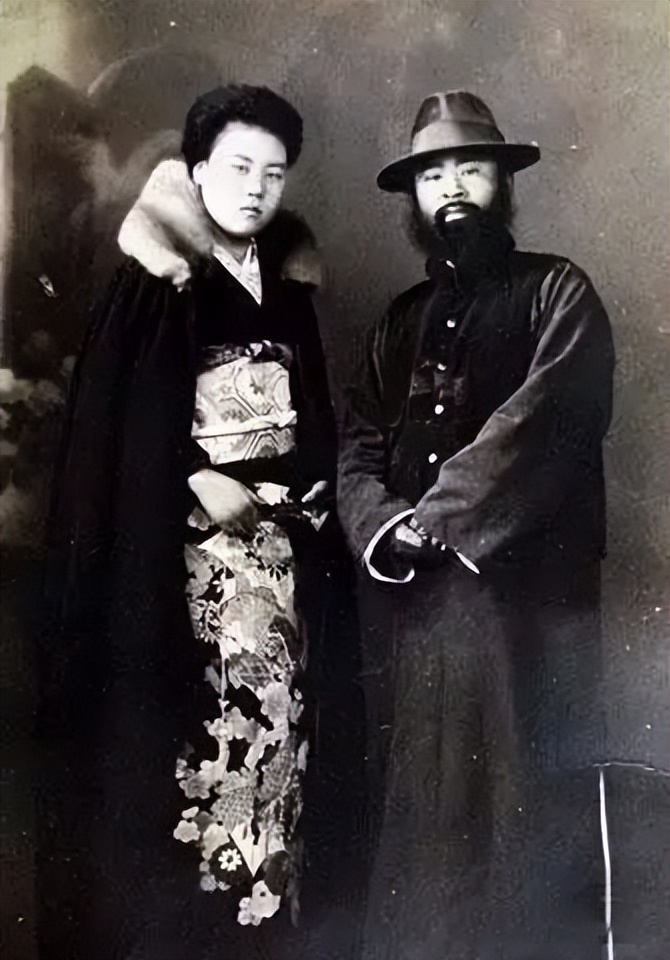 搞艺术的男人性格,搞艺术的人浪漫又多情