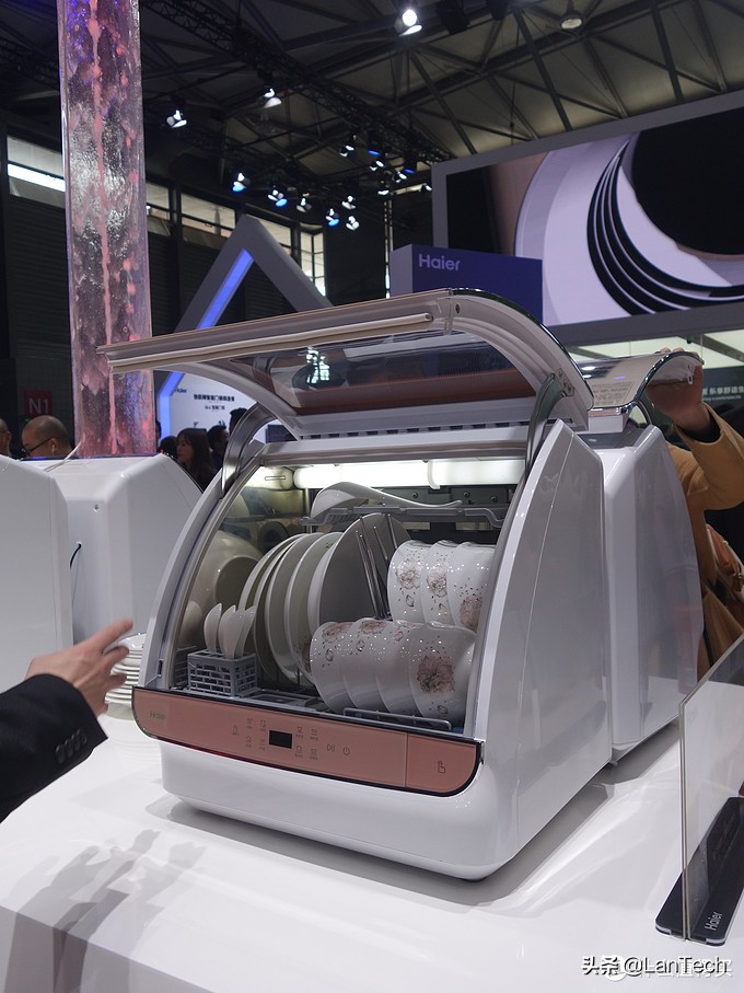 暴走两万步！海量图片带你游览2017年AWE家电展