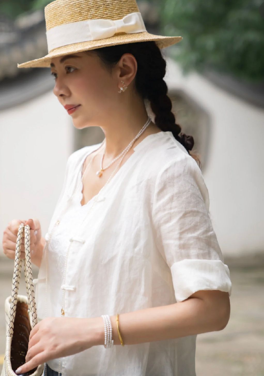 女生戴首饰是多戴还是少戴好看,女人戴首饰应该戴在左手还是右手