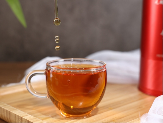 河南60后大爷晒酒单,安徽60后大叔