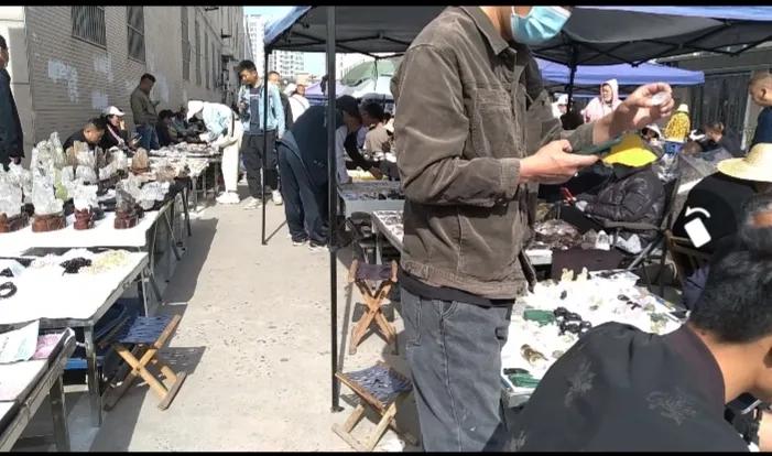 水晶现场直播带货,水晶带货直播间