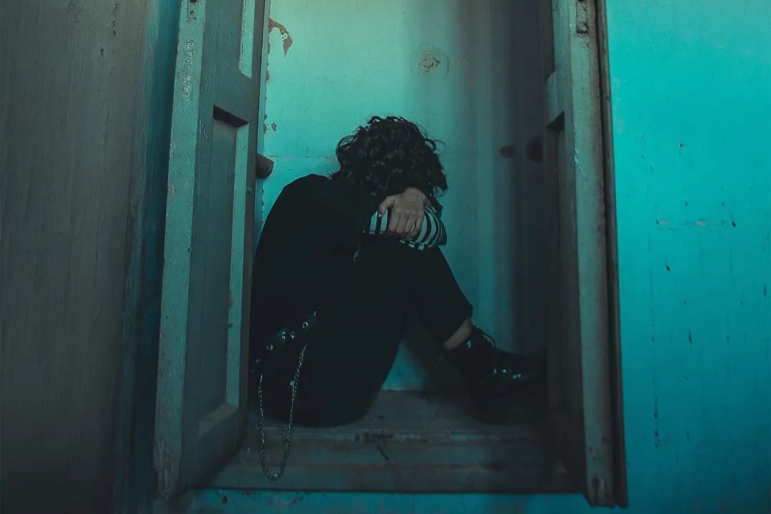 一名性侵幸存者的自白：童年那场“游戏”，成为我一生的噩梦