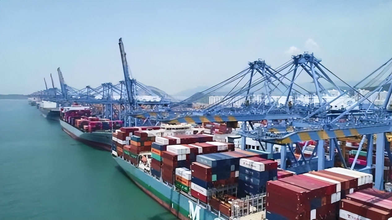 韩国内卷有多严重？学生每天只睡5小时，毕业不整容找不到工作