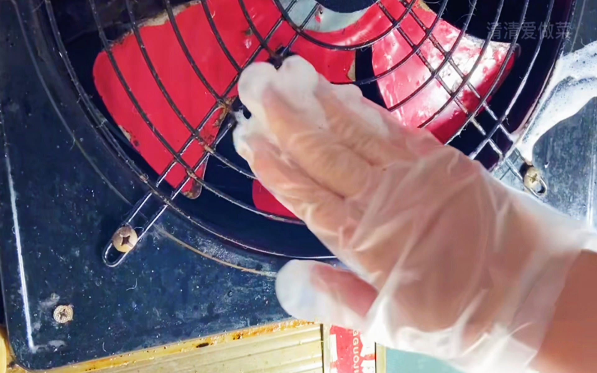 用口罩擦油烟机,如何利用口罩清洗油烟机