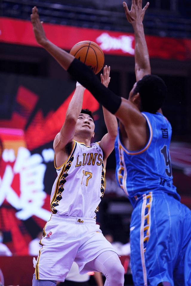 郭艾伦潘玮柏关系,郭艾伦颁奖典礼潘玮柏