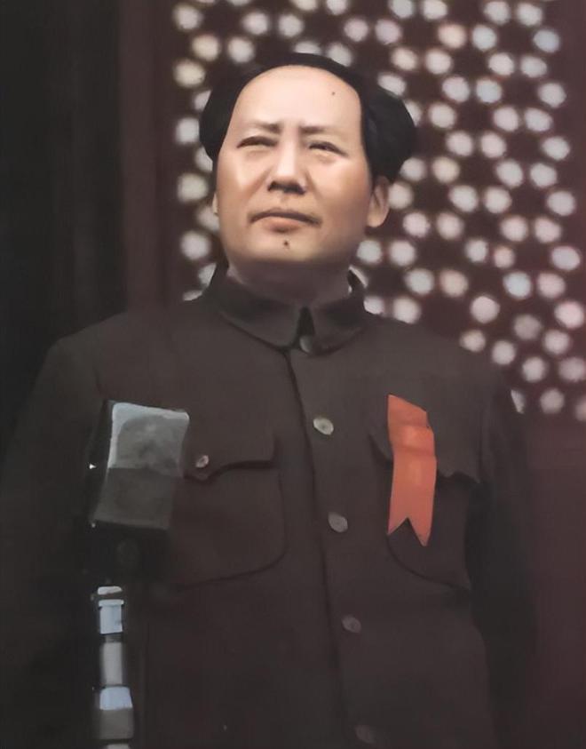1949年开国大典，毛主席为何不让任弼时参加？背后原因令人泪目