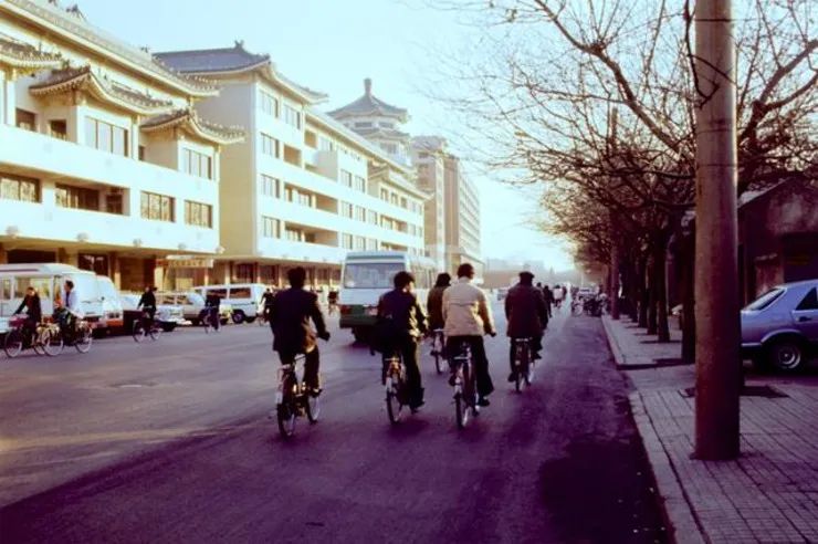 巨贪魏鹏远：骑自行车上下班，贪污3.4亿，清点时烧坏点钞机