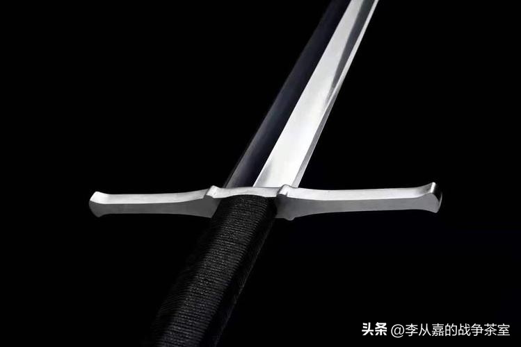 刀剑装修看性格日本刀上妖怪多明朝宝剑上青莲、灵芝遍地