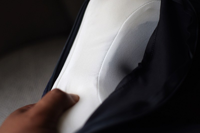 康佳颈部按摩仪自动多功能护颈仪,办公室颈椎按摩护颈仪