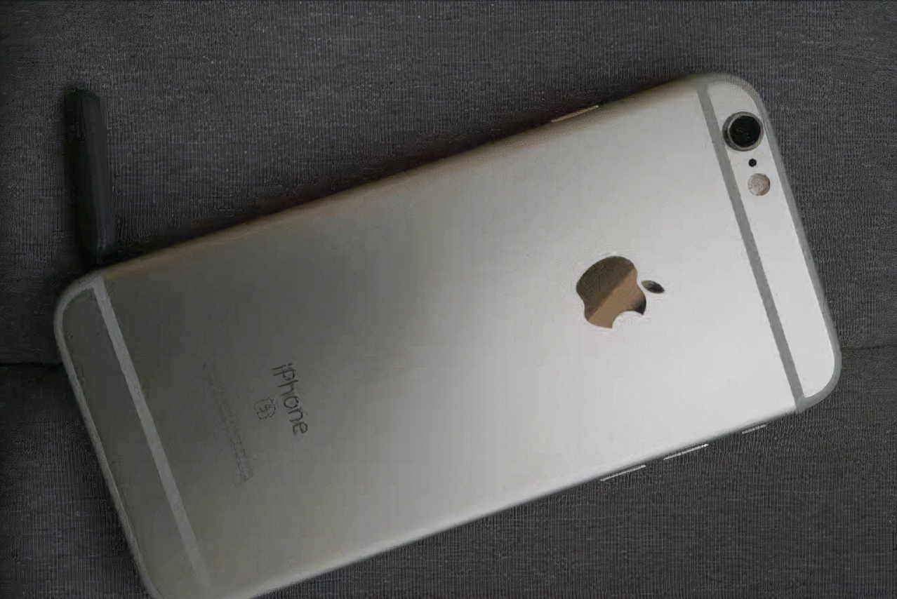 果粉：iPhone6s用了6年，新年来之前，结束了它的使命