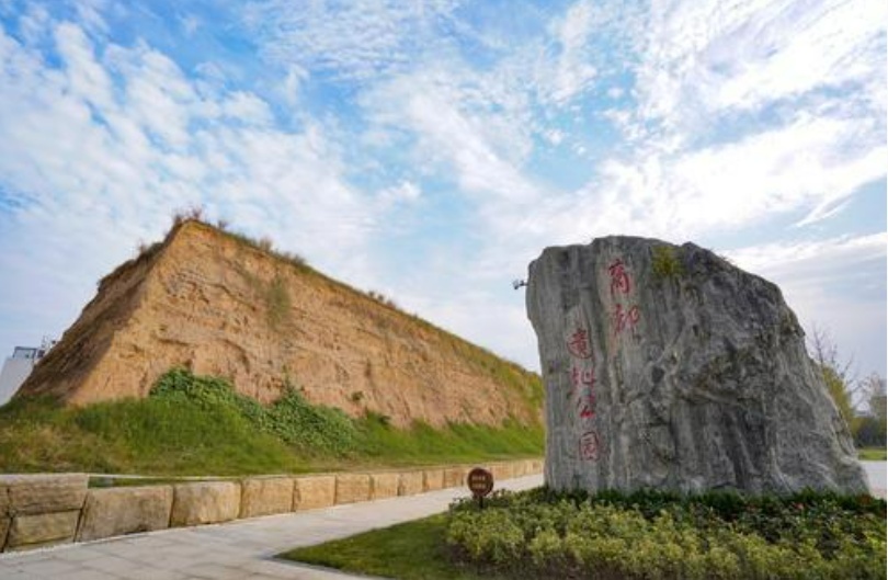 郑州是一个古朴的大都市,郑州是一座古老又年轻的城市