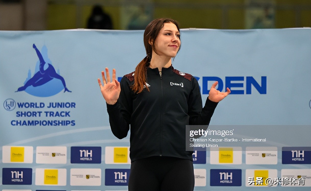 14岁女孩速滑冠军夺冠,天才女孩四岁拿滑冰冠军