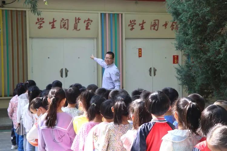 朔州市四小开学第一课：新生报到入学仪式感烙入每个孩子心中