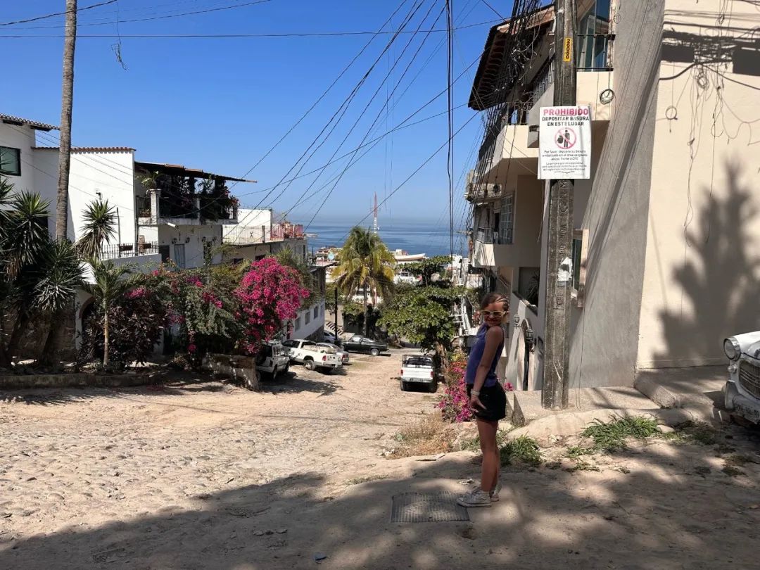 85后敖哥在澳洲：卖海鲜开餐厅，负债20万，远赴海外开卡车