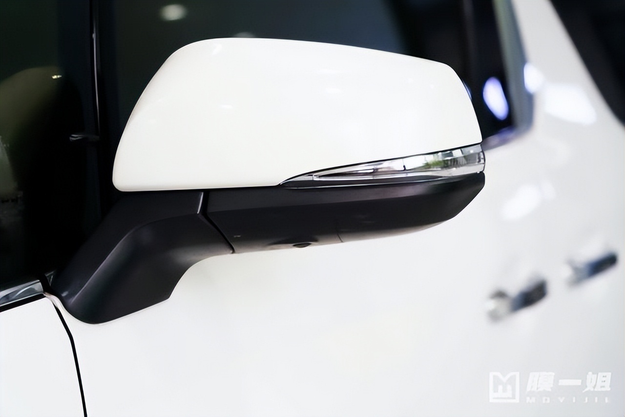 汽车贴膜从里面贴还是从外面贴,汽车贴膜应该贴里面还是贴外面