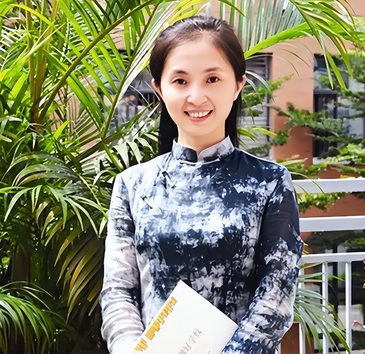 胡红梅大学校长,最美校长胡红梅现在过得怎样