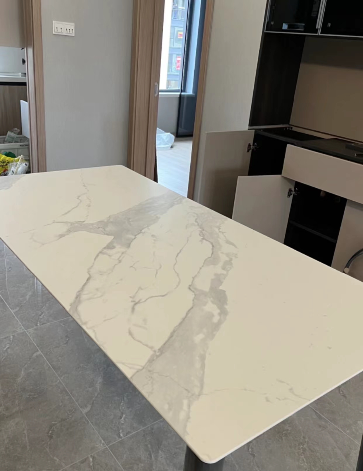 岩板餐桌容易断裂该怎么选,岩板餐桌使用过程中会裂吗