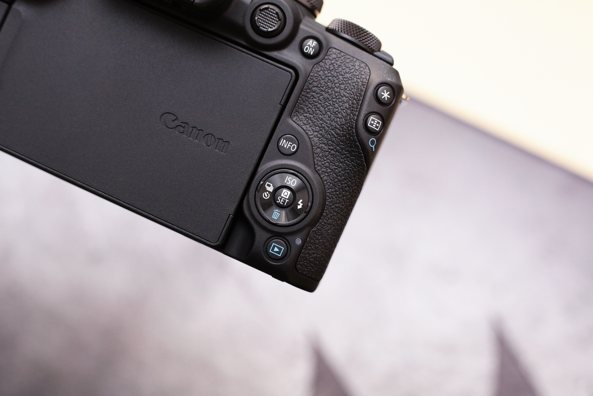 佳能5d3和佳能r10哪个好,佳能5d3和佳能r10对比