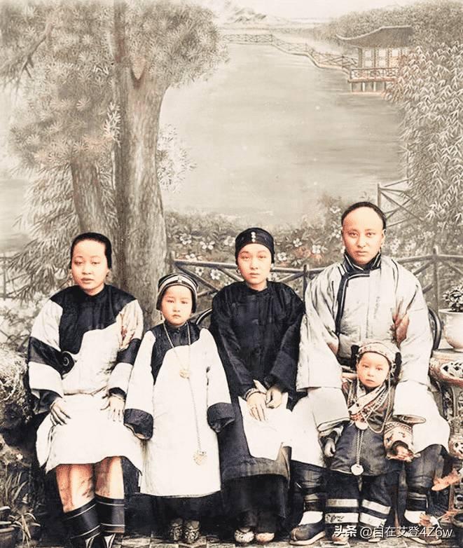 变态的纳粹德国，*光脱**犹太人女人衣服，集体*杀屠**!2